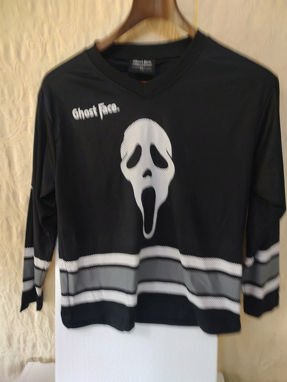 Ghost Face Black & White Graphic Hockey Jersey Women's XL P2p Is 20 Inches